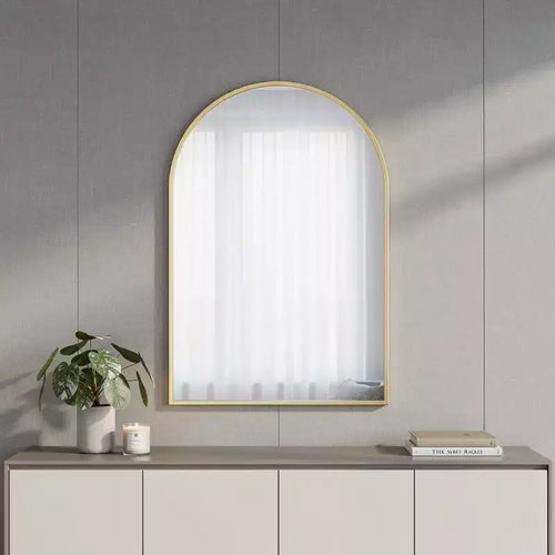 Miroir d'appoint encadré en arc de métal doré 30 po