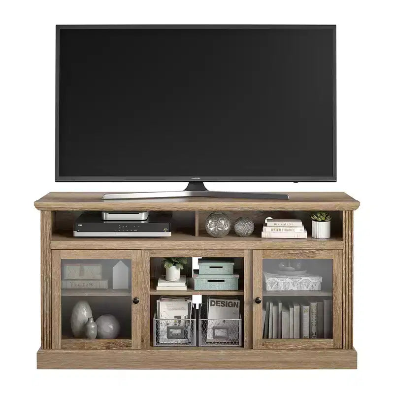 Meuble TV Chicago de 62 po de large Convient aux téléviseurs jusqu'à 65 po Fini grain de bois brun clair Rangement à tablettes ouvertes Couleur naturelle