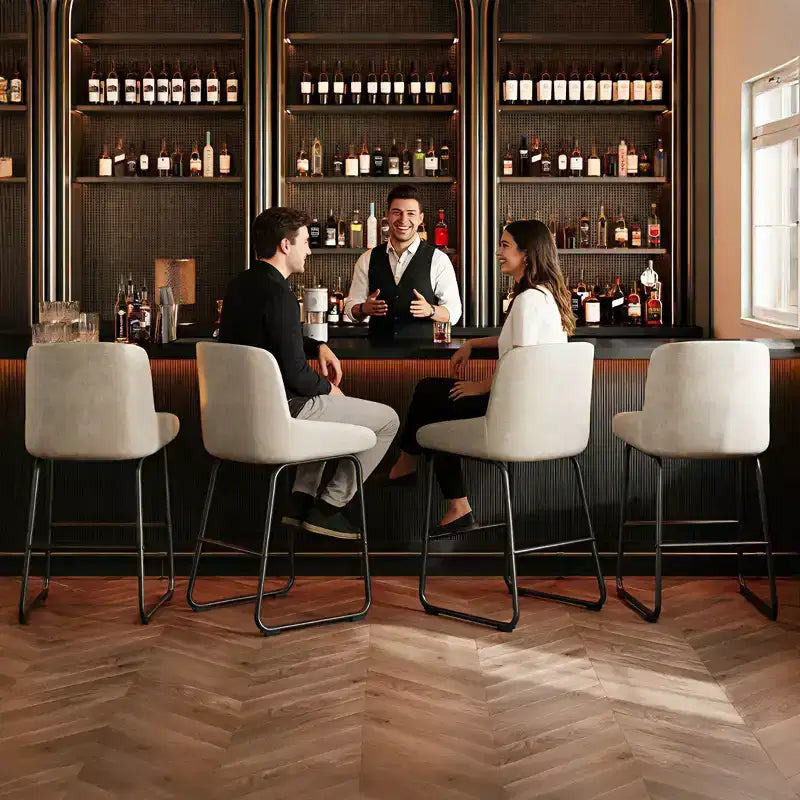 Tabourets de bar modernes en similicuir (lot de 4), chaises rembourrées sans accoudoirs avec dossier et repose-pieds, structure en métal, pour cuisine ou comptoir